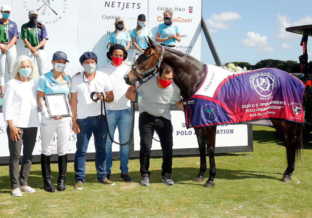 Best Playing Pony of the 2020 U.S. Open Women's Polo Championship® Final: Dolfina Maria, played by Mia Cambiaso. Presented by Governor-at-Large Chrys Beal and pictured with Juan Martin Aneas, Andres Diaz, Andres Luna.