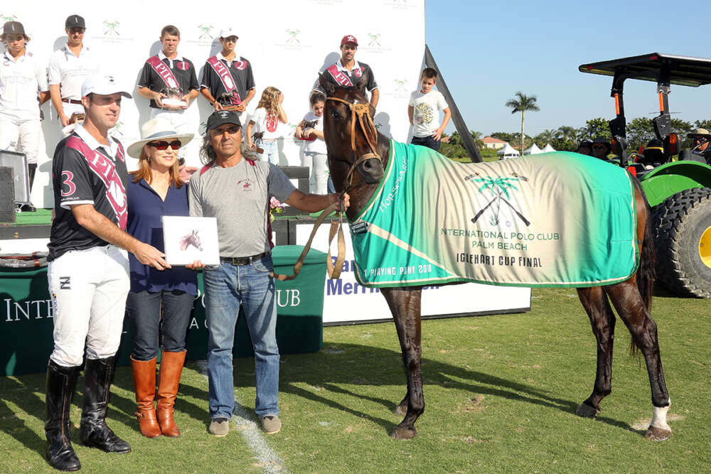 Best Playing Pony Iglehart Cup Final: So Easy, played and owned by Gonzalito Pieres, presented by Brenda Lynn of the Polo Museum and Hall of Fame, pictured with Ricardo "Zorrino" Force.