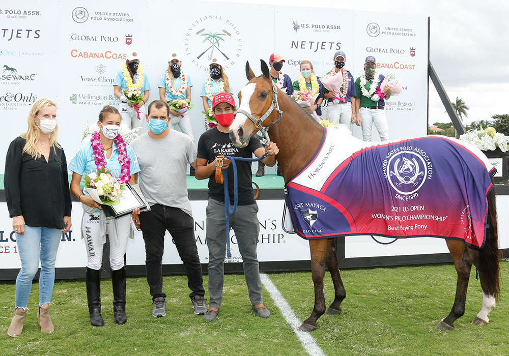 Best Playing Pony of the U.S. Open Women's Polo Championship® Final: El Pico, played by Mia Cambiaso. Presented by USPA Governor At Large Cecelia Cochran. Pictured with Andres Luna and Andres Diaz.