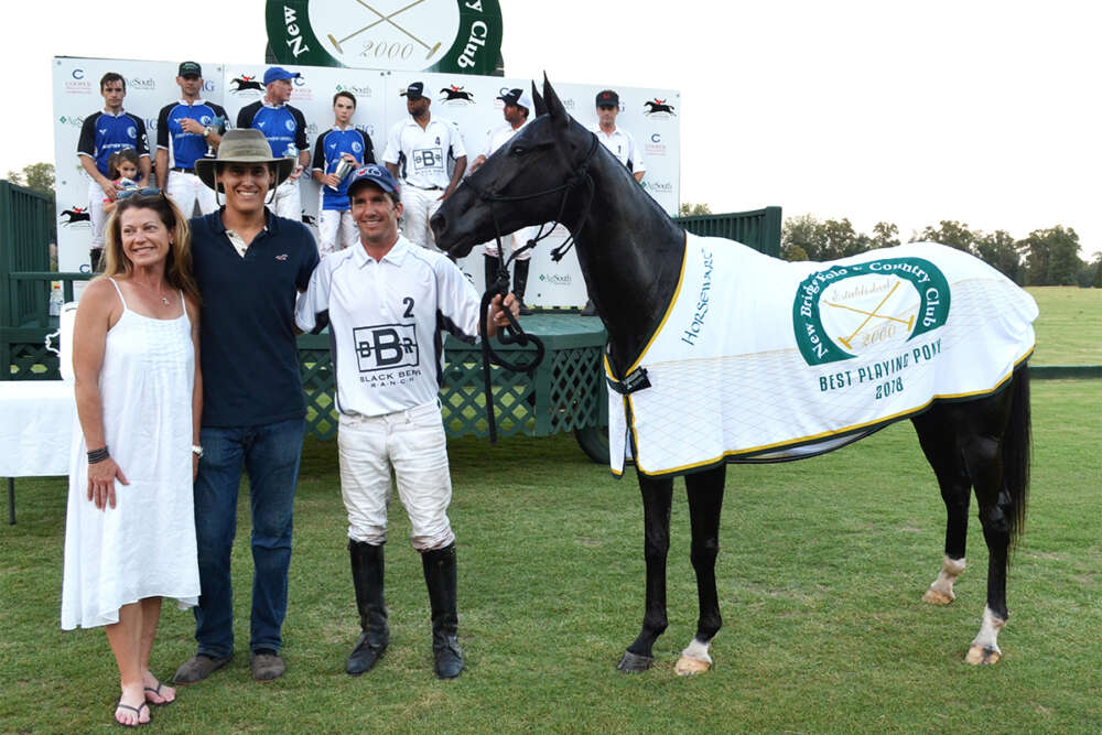 Best Playing Pony: Maní presented by Cindy Gooding, pictured with Martin Eddy and Marcos Onetto.