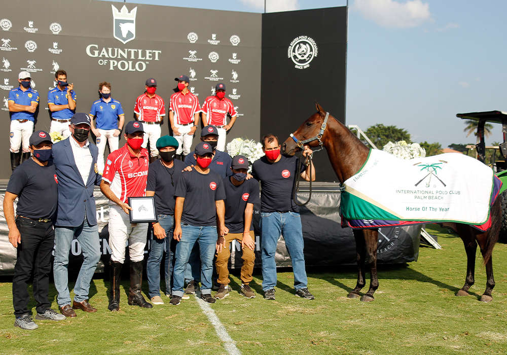 Best Playing Pony in the GAUNTLET OF POLO®, U.S. Open Polo Championship® and International Polo Club Horse of the Year: Lovelocks Camusericht, played and owned by Adolfo Cambiaso. Presented by Northeastern Circuit Governor Leighton Jordan and pictured with Gustavo Gomez, Juan Martin Aneas, Rito Avalos, Juan Pablo Quiroga, Benjamin Quiroga and Andres Luna.