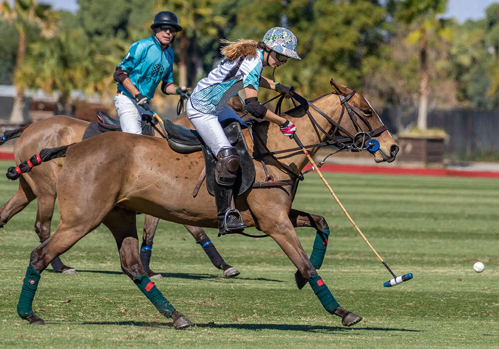 La Salle Properties Micaela Saracco approaching the ball.