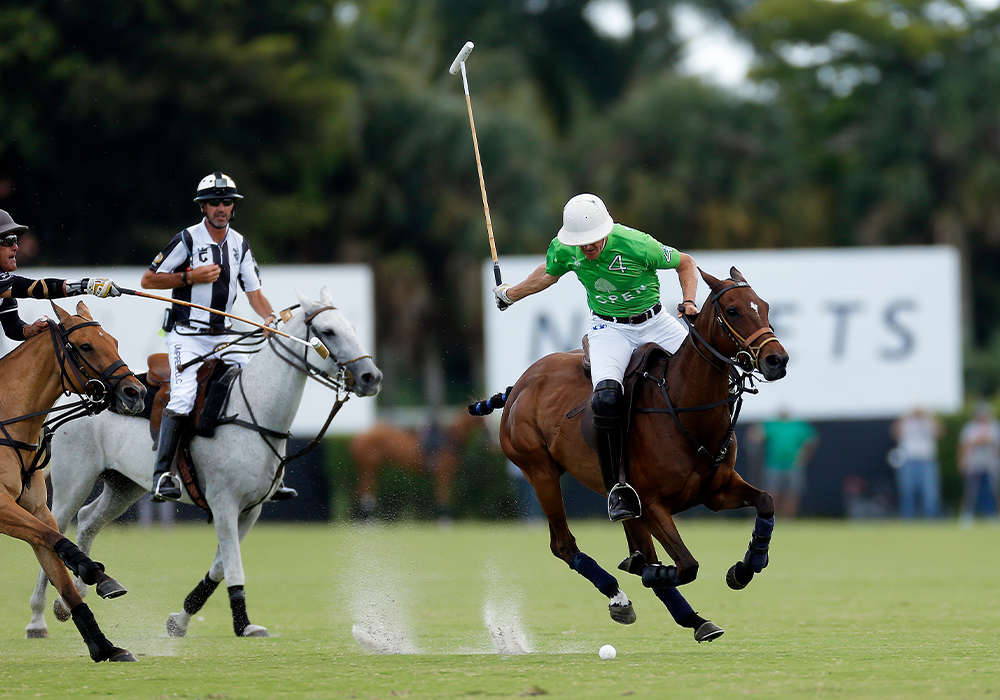 Stewart Armstrong playing Ruby for Aspen in the 2019 GAUNTLET OF POLO®. ©David Lominska.