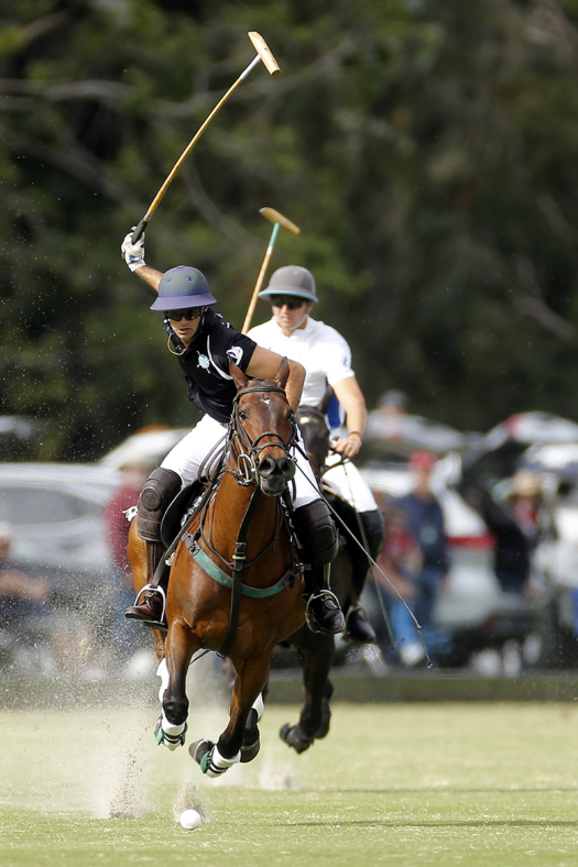 Arellano on Chukker playing for Prestige Worldwide in the 2018 Joe Barry Cup at the International Polo Club Palm Beach. ©David Lominska. 